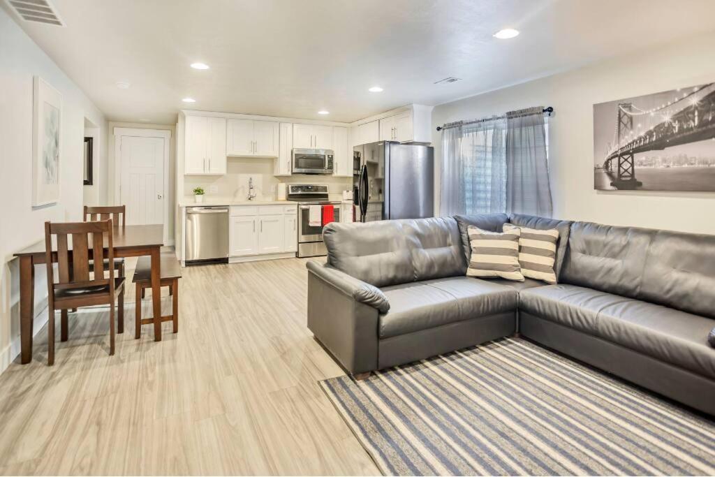 New Furnished 2Bd Apt! Great For Long Stays Vineyard Экстерьер фото